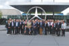 Die Teilnehmenden des Sondertischkreises bei Mercedes-Benz in Sindelfingen
