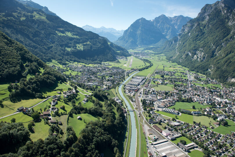 Gemeinde Glarus Nord mit dem Helikopter-Kompetenzzentrum 