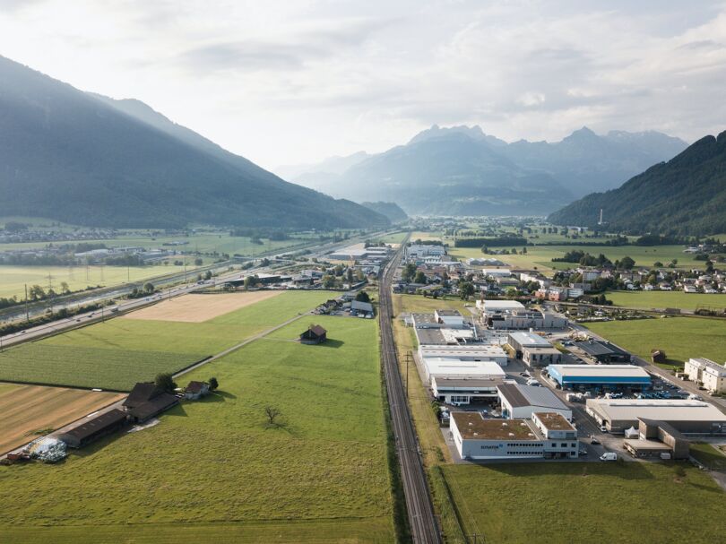 Datenaustobahnen sind die Grundlage für die digitale Zukunft. Bild: Industrie Bilten vo dem Mürtschenstock (Samuel Trümpy) Datenaustobahnen sind die Grundlage für die digitale Zukunft. Bild: Industrie Bilten vo dem Mürtschenstock (Samuel Trümpy)