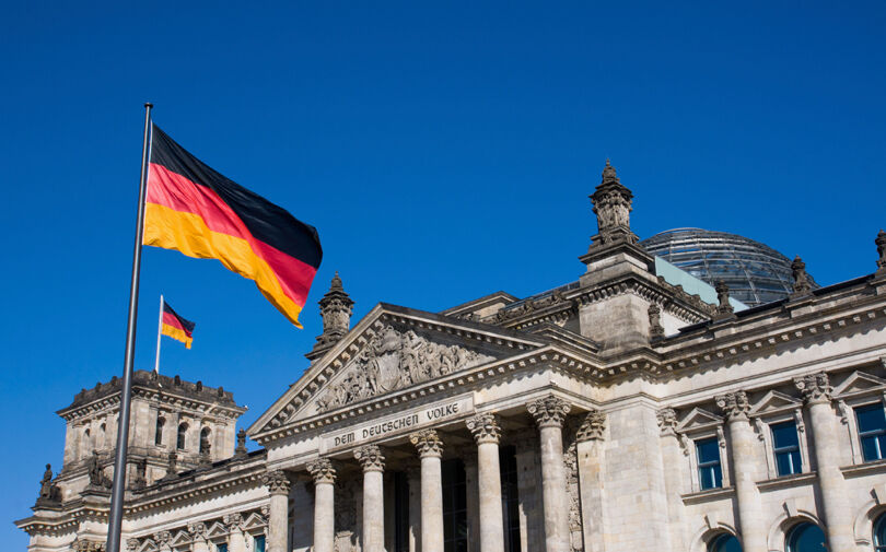 Handelskammerjournal-Deutscher-Bundestag-Mindestlohn
