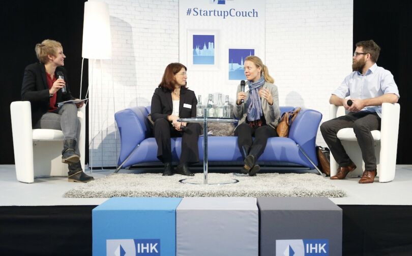 Die Startup Couch in Aktion auf der IHK-Gründermesse EXISTENZ Die Startup Couch in Aktion auf der IHK-Gründermesse EXISTENZ