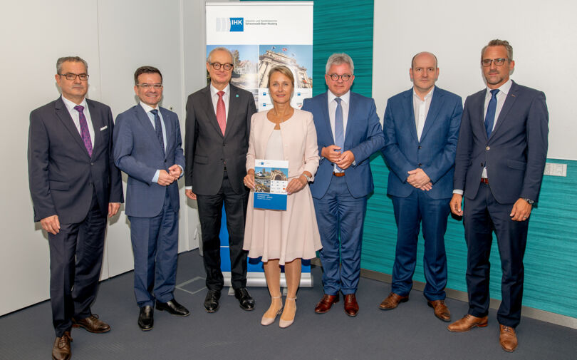 Pressekonferenz zur Gäubahn Zürich - Stuttgart: Ralf J. Bopp , Andrea Marongiu, Dr. Harald Marquardt, Birgit Hakenjos-Boyd, Guido Wolf, Hansruedi Werner, Kurt Lanz 